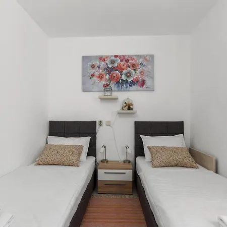 Grivicic C Apartment